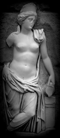 statue von sylvie  léandre