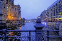 Berlin, Spree am Dom by langefoto