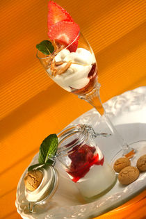 Mandelcreme mit Amarettini und Erdbeeren von lizcollet