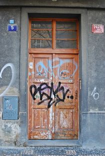 alte Tür in Zizkov, Prag... 1 von loewenherz-artwork