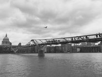 Millennium Bridge  by Azzurra Di Pietro