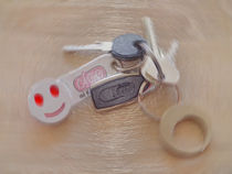laughing key ring by Michael Naegele