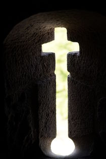Licht durch das Kreuz von Stephan Gehrlein