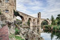 Besalú’s Romanesque Bridge (Catalonia) von Marc Garrido Clotet