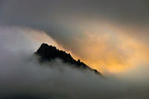 Berg in Wolken von foxografie