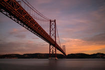 Ponte de 25. Abril by Frank Stettler