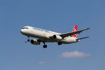 Turkish Airlines Airbus A321 by David Pyatt