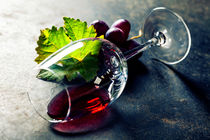Glass of red wine von Natalia Klenova