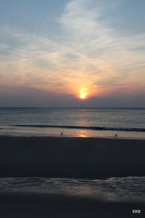 Sonnenuntergang am Meer ... Sylt ... Strand, blau von Edeltraut K.  Schlichting