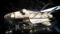 Space Shuttle Atlantis  von Rob Hawkins