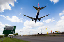 British Airways Landing at Heathrow von David Pyatt