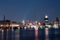 Hamburg Hafen bei Nacht von Borg Enders