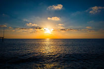 Sunset over the sea von Yuri Hope