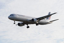 Air France Airbus A321 by David Pyatt