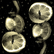 sparkling - Lemon slices von Chris Berger