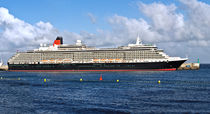 'Luxusliner Queen Victoria im Hafen von Sta.Cruz de La Palma' by monarch