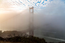 Golden Gate Bridge bei Nebel, San Francisco, Kalifornien, USA von geoland