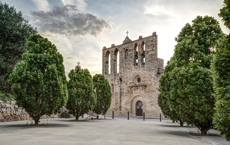 Church-of-sant-esteve-peratallada-catalonia