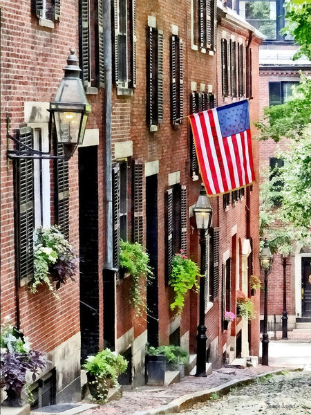 Sigsml-bostonmaacornstreet
