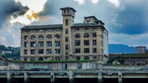 Vergangene Schönheit, Industriegebäude Bilbao von Hartmut Binder
