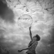 chasing bubbles part 2 by Ariane Gramelspacher