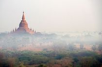 Morgennebel über Bagan by Bruno Schmidiger