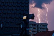 Meine Straße, mein Zuhause, mein Block - Blitzeinschlag by Manuel Paul