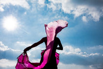Fan dancer in the sun by Jessy Libik