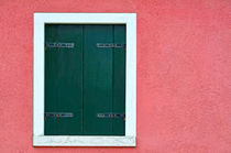 grüner Fensterladen  von Peter Bergmann