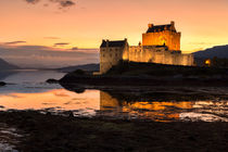 Eilean Donan Castle Sunset von Derek Beattie