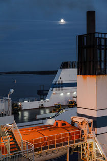 Night On A Ferry – Nachts auf der Fähre von STEFARO .