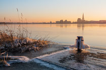Blick über die Warnow auf Rostock im Winter by Rico Ködder