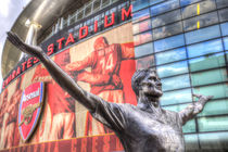 Tony Adams Statue Emirates Stadium von David Pyatt