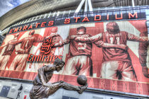 Dennis Bergkamp Statue Emirates Stadium von David Pyatt