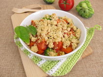 Gemüse Crumble mit Möhren, Tomaten und Broccoli by Heike Rau