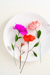 Handmade paper flowers by Elisabeth Cölfen
