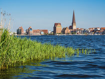 Blick über die Warnow auf die Hansestadt Rostock von Rico Ködder