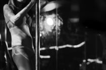 Erotische Tänzerin #3 von Colin Utz