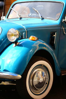 Fiat 500 Luxus im strahlendem Blau auf Schloss Blankenburg von Simone Marsig
