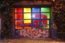 Beleuchtetes Tor mit Graffiti bei Abenddämmerung, Ostertorviertel, Viertel, Bremen von Torsten Krüger