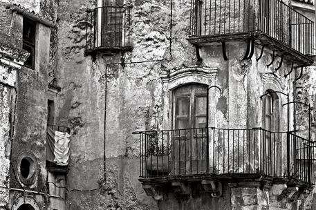 Sicilian-medieval-facade