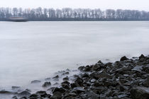 an der Elbe im Winter von fotolos