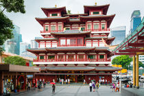 BUDDHA TOOTH RELIC TEMPLE by hollandphoto