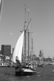 Sailing boat / Segelboot "zuiderzee" 2016 in Hamburg, Hafengeburtstag von Simone Marsig