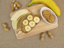 Brot mit Banane und Erdnussbutter von Heike Rau
