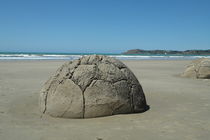 Moeraki Boulders on the  Koekohe Beach in New Zealand by stephiii