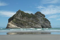 Wharariki Beach in New Zealand von stephiii