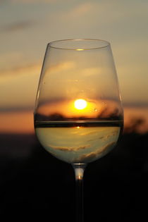 Weinglas vor Sonnenuntergang von stephiii