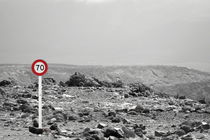 Speed limit sign on a vulcano in New Zealand von stephiii
