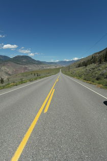Empty road in Kanada von stephiii